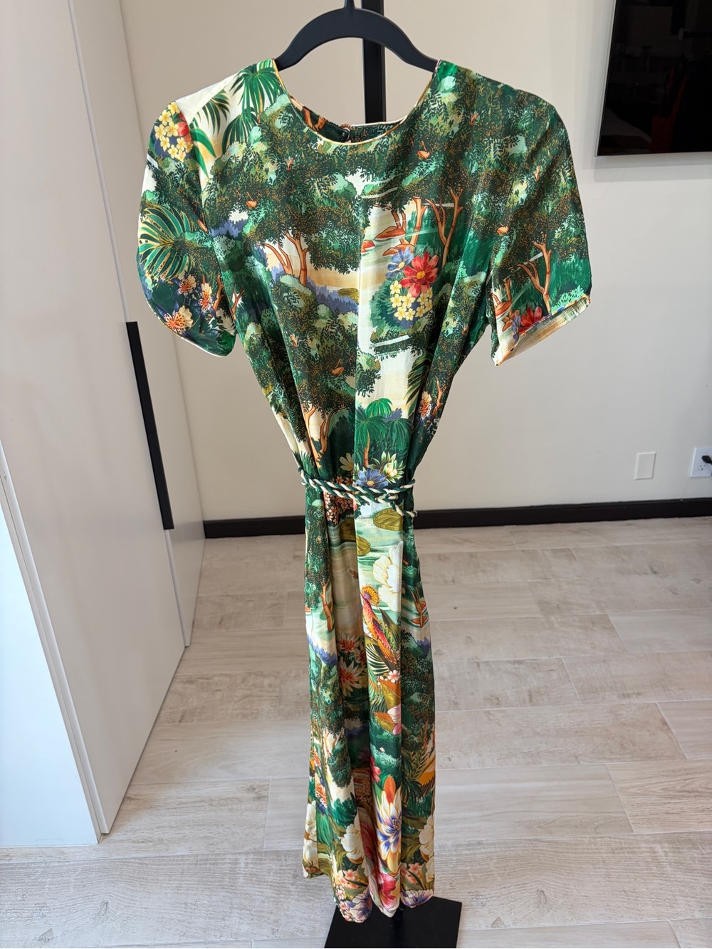 Farm Rio: ORIENTAL GARDEN MULTICOLOR
SHORT SLEEVE MAXI DRESS - Picture 10 of 11